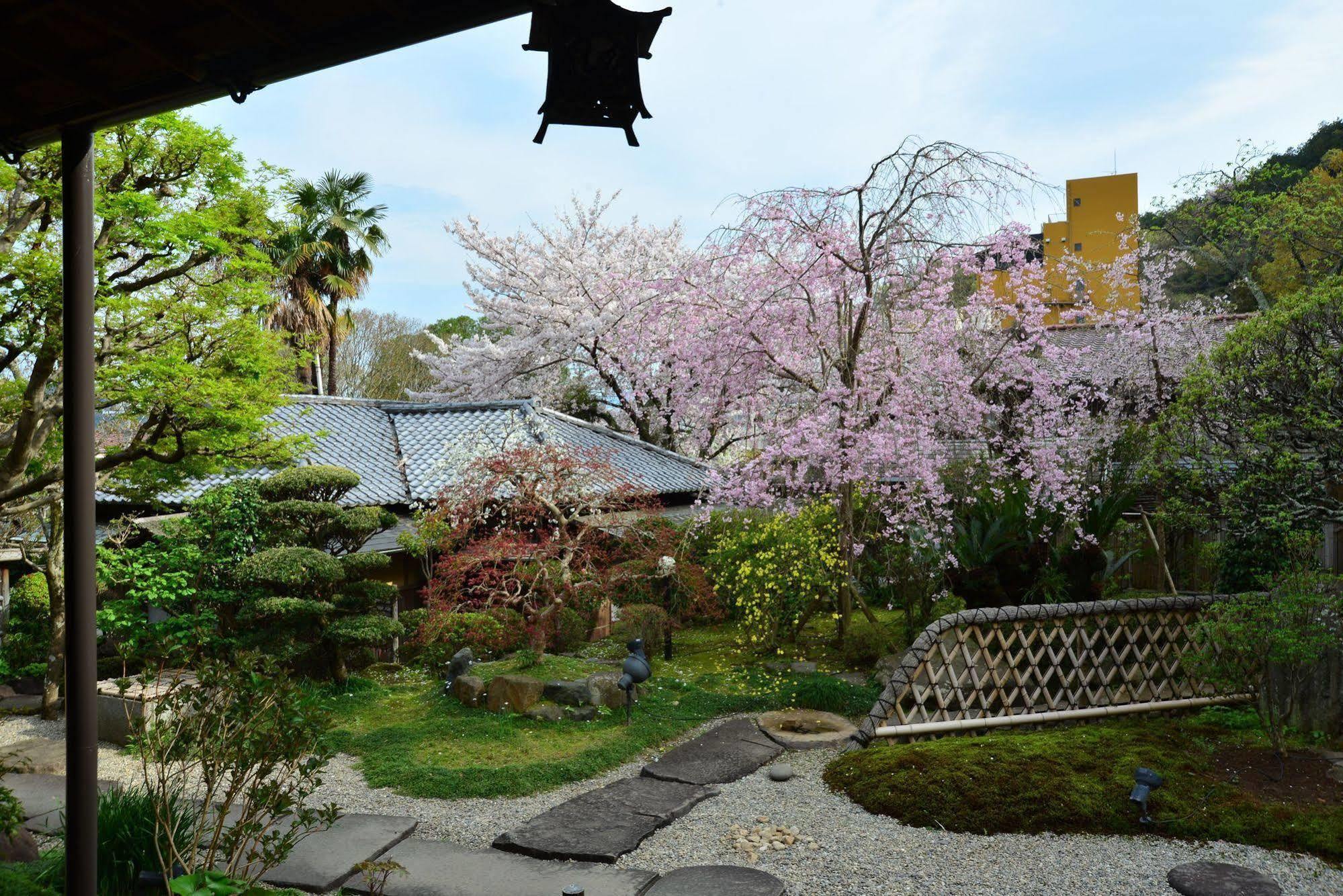 Kona Besso Hotel Izunokuni Buitenkant foto